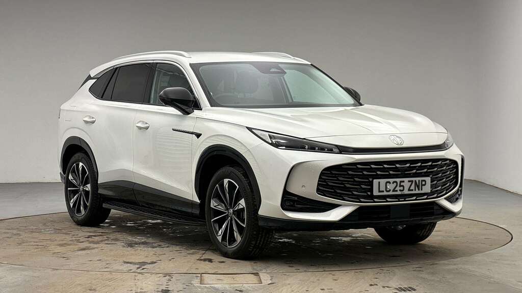 MG HS Trophy White