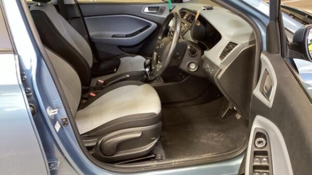 Hyundai I20 Hatchback Silver #9
