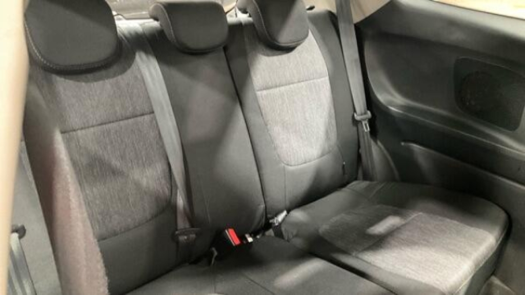Kia Picanto 1.0 Vr7 Red #10