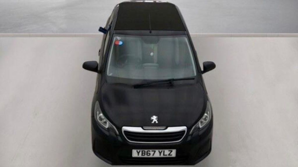 Peugeot 108 1.0 Active Red #7