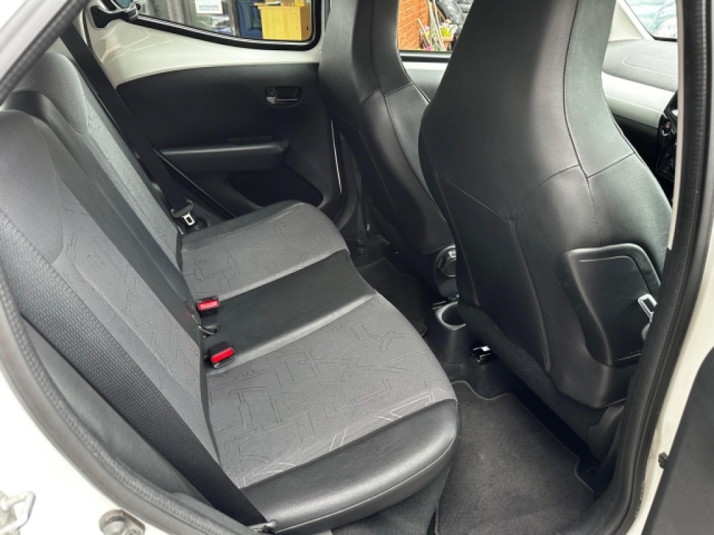 Toyota Aygo Hatchback #13