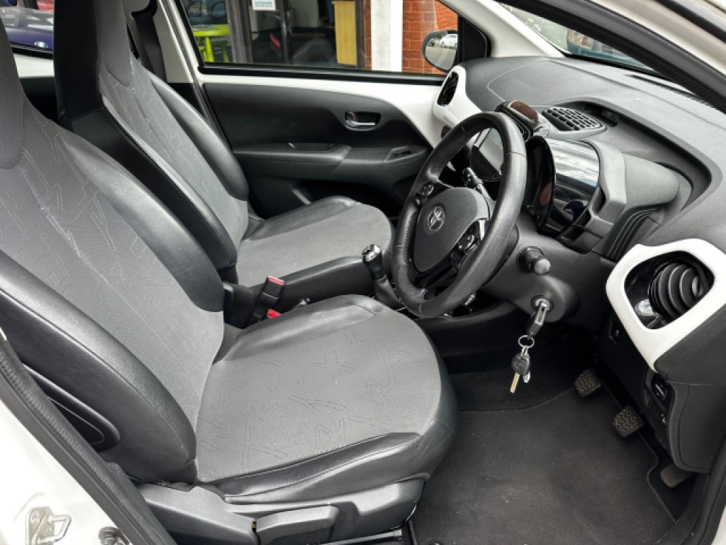 Toyota Aygo Hatchback #11