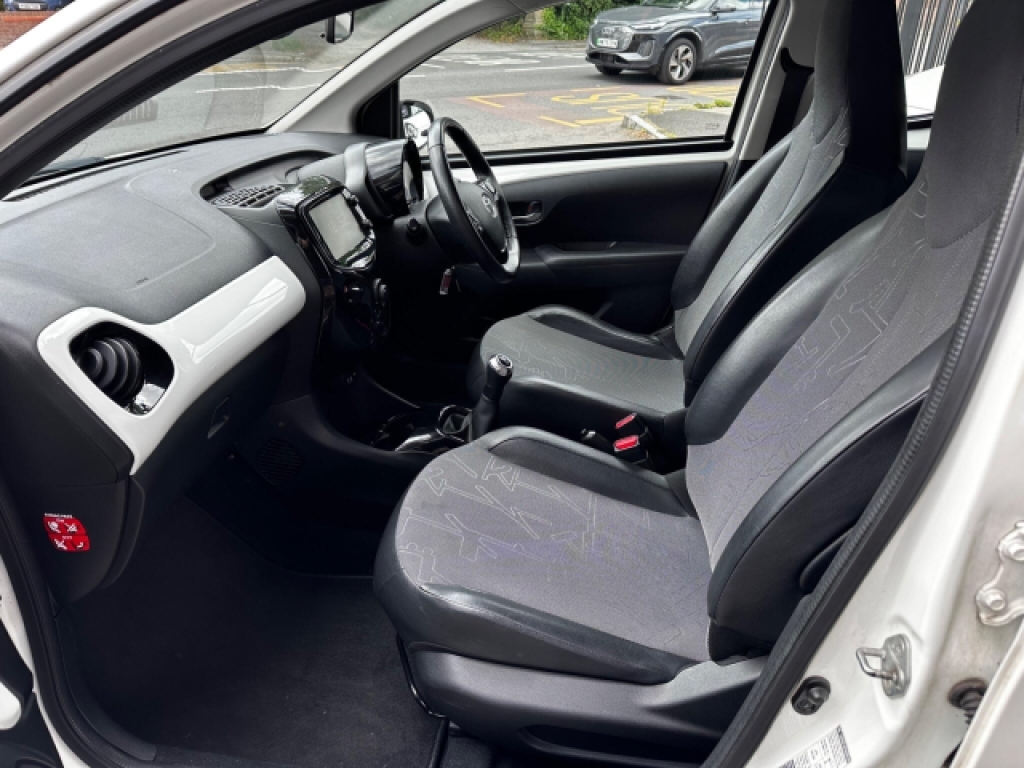 Toyota Aygo Hatchback #10