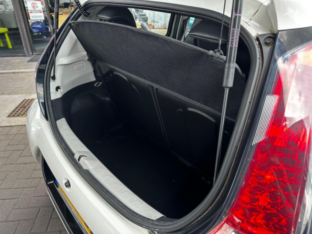 Toyota Aygo Hatchback #9
