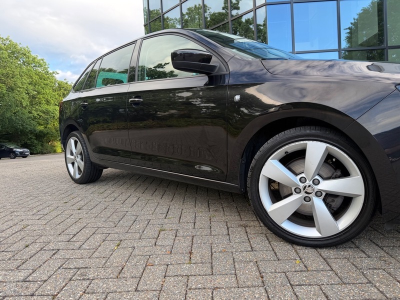 Skoda Rapid 1.2 Tsi Elegance Hatchback Black #6