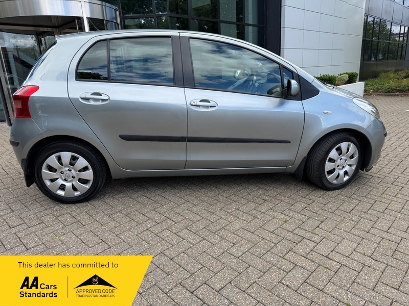 Toyota Yaris 1.3 Zinc Multimode Black #9