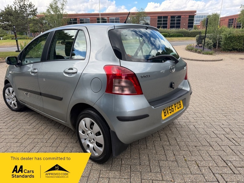 Toyota Yaris 1.3 Vvt-i T3 Hatchback Silver #4