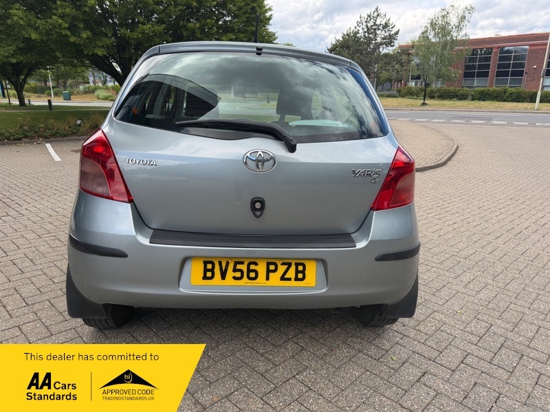 Toyota Yaris 1.3 Zinc Multimode Black #8