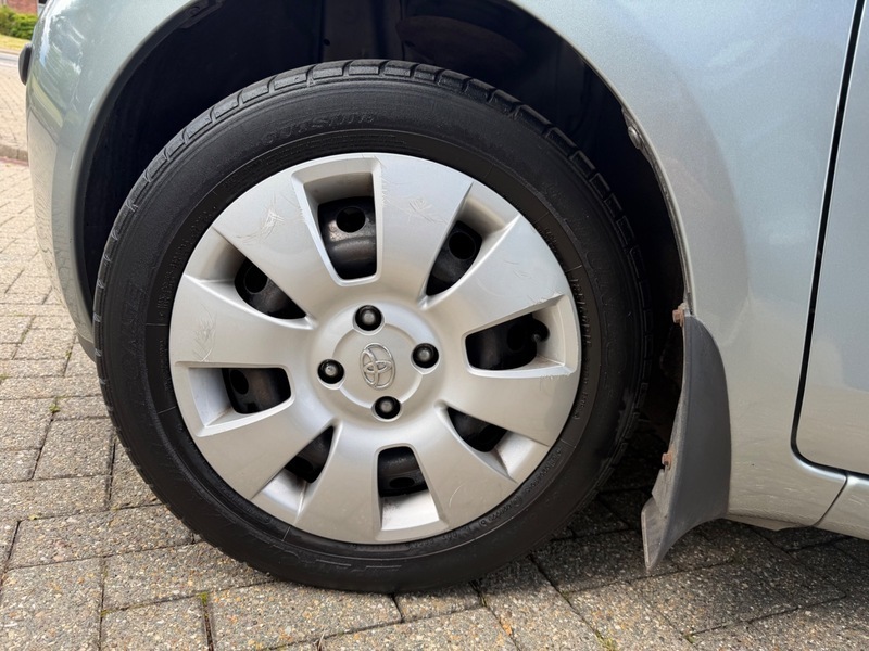 Toyota Yaris 1.3 Zinc Multimode Black #29