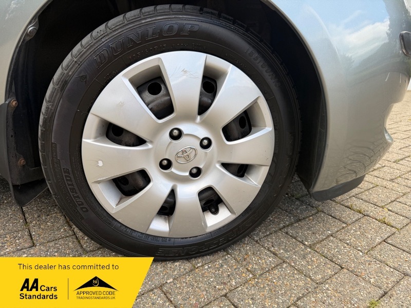 Toyota Yaris 1.3 Zinc Multimode Black #26