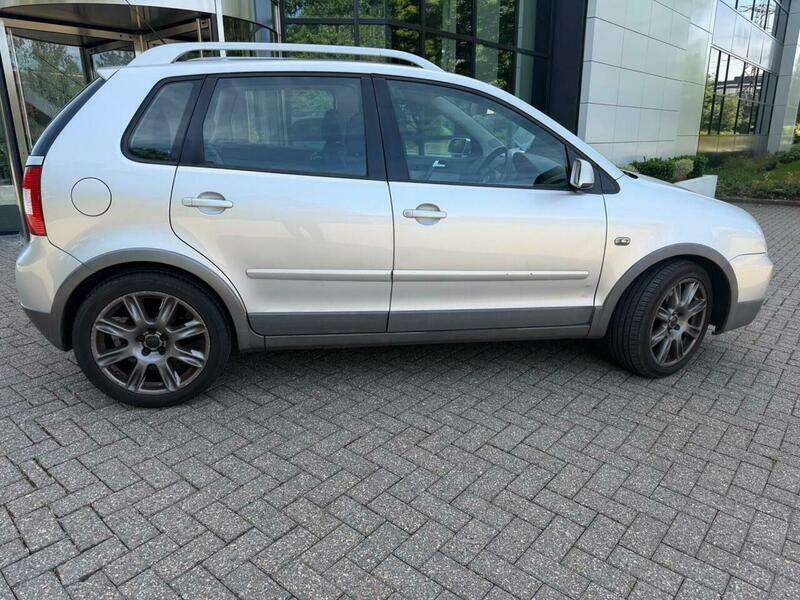 Volkswagen Polo 1.2 E Red #10