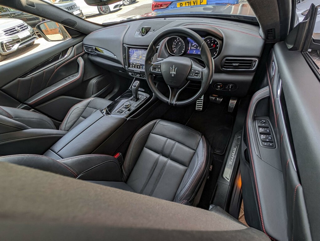 Maserati Levante Granlusso #23