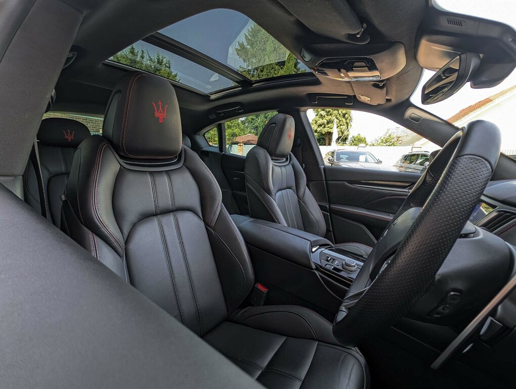 Maserati Levante Granlusso #24