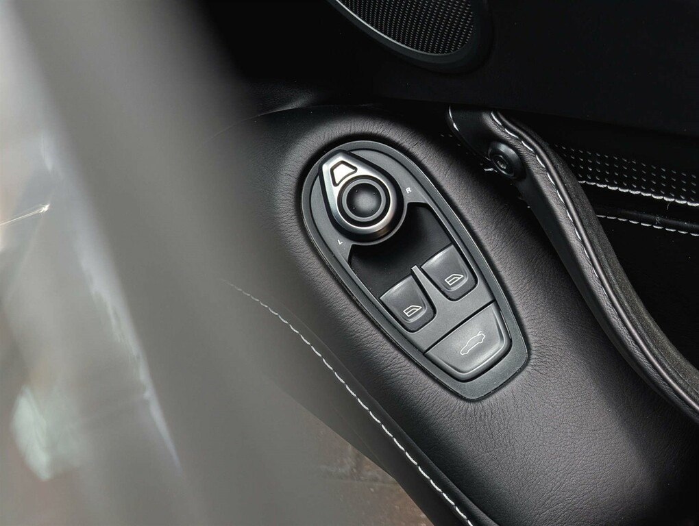 Aston Martin Vantage 5.9L V12 S Black #23
