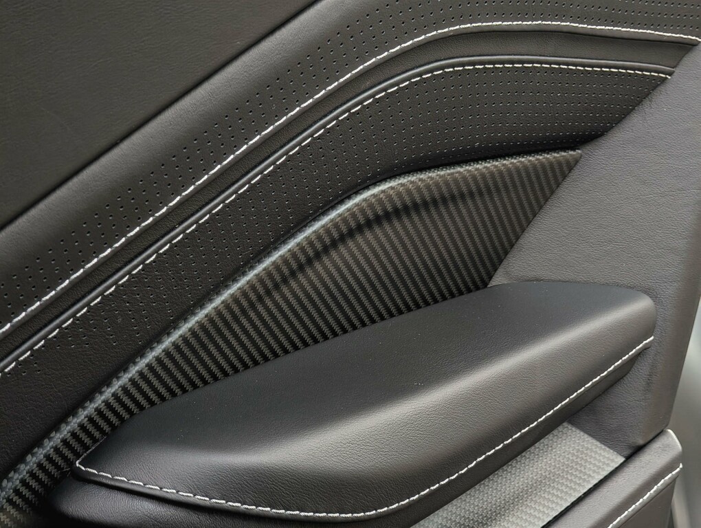 Aston Martin Vantage 5.9L V12 S Black #24