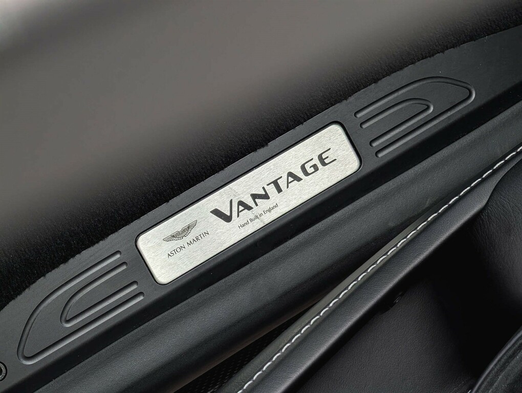 Aston Martin Vantage 5.9L V12 S Black #22