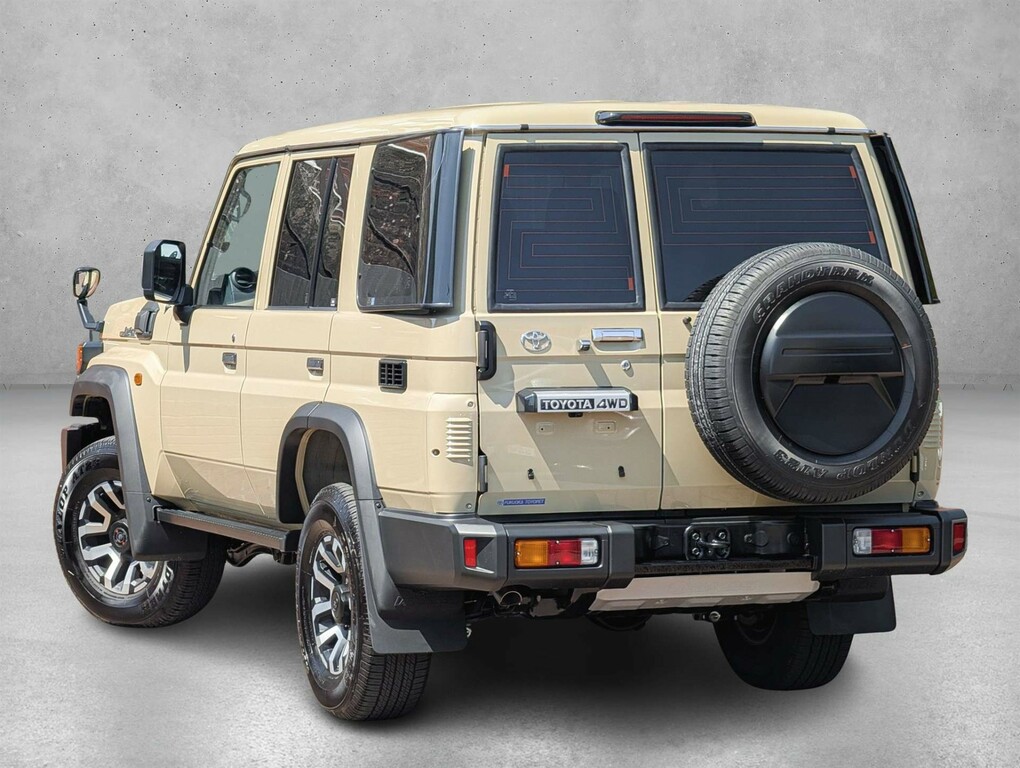 Toyota Land Cruiser Ax 76 Series First Edition Lwb #4