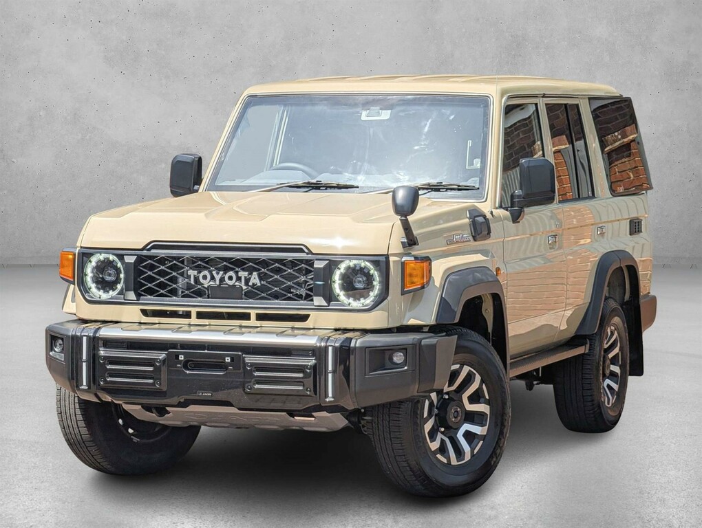 Toyota Land Cruiser Ax 76 Series First Edition Lwb #3