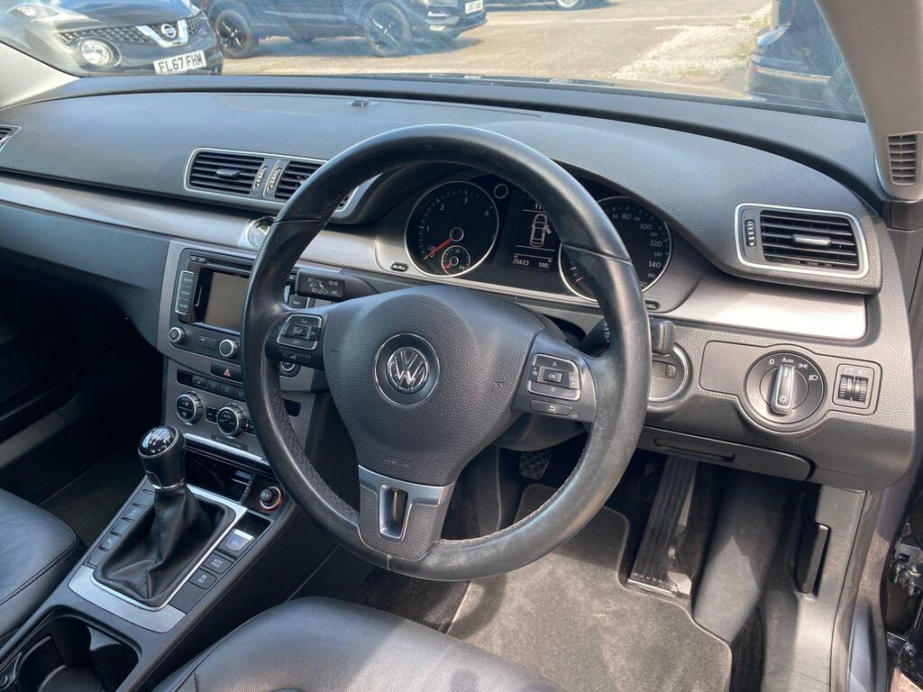 Volkswagen Passat Tdi Bluemotion Tech Executive U361 Red #19