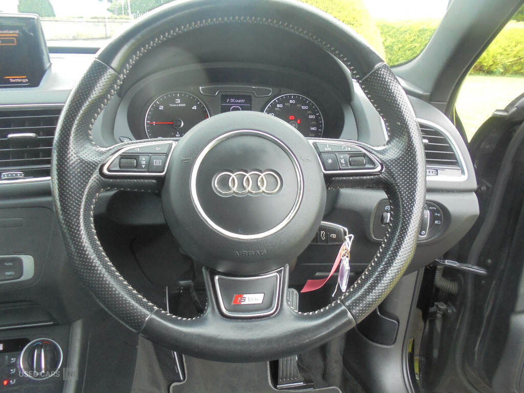 Audi Q3  White #12