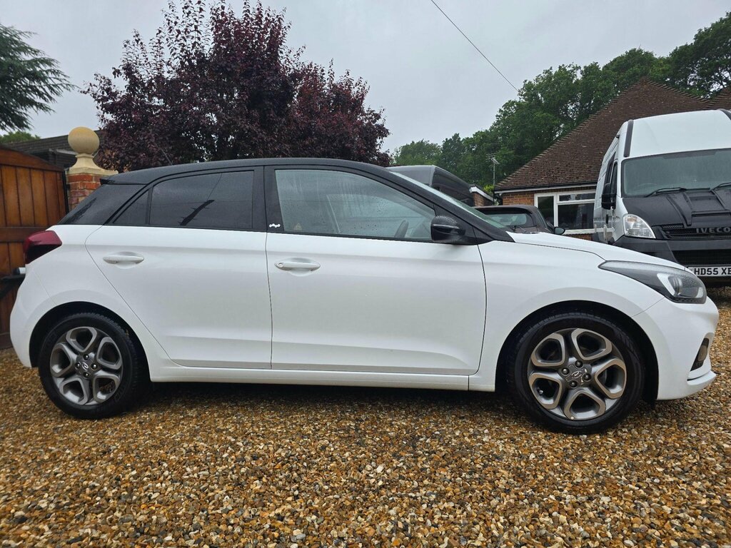 Hyundai I20 1.2 Play Euro 6 Ss CK69JBX White #2
