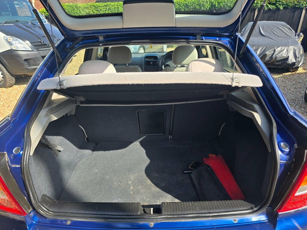 Vauxhall Astra 1.4I 16V Ls Red #10