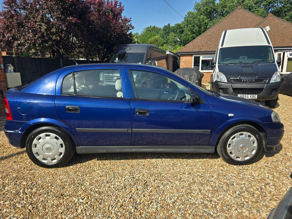 Vauxhall Astra 1.4I 16V Ls Red #3