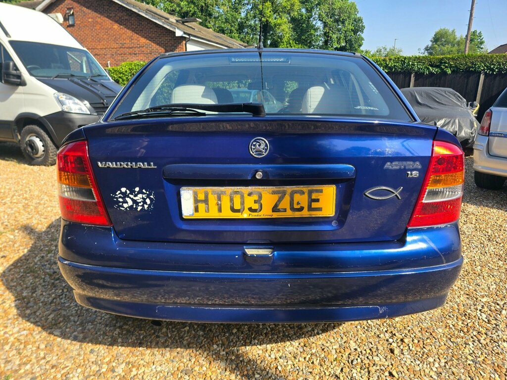 Vauxhall Astra 1.4I 16V Ls Red #5