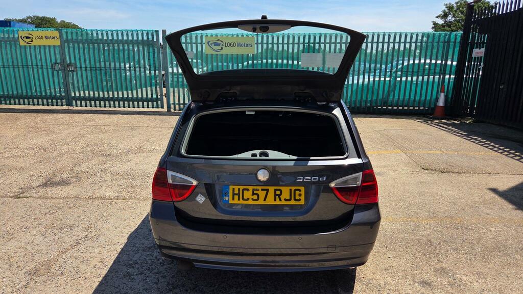 BMW 3 Series 2.0 320D Se Touring Euro 4 Black #7