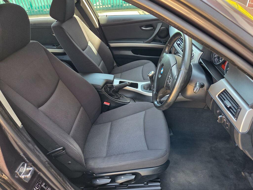 BMW 3 Series 2.0 320D Se Touring Euro 4 Black #16
