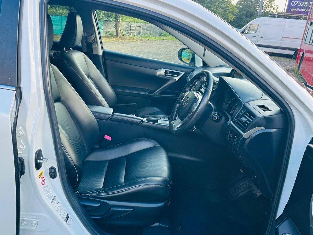 Lexus CT 1.8 200H Advance 136 Bhp-1 Former Keeper-last Black #17