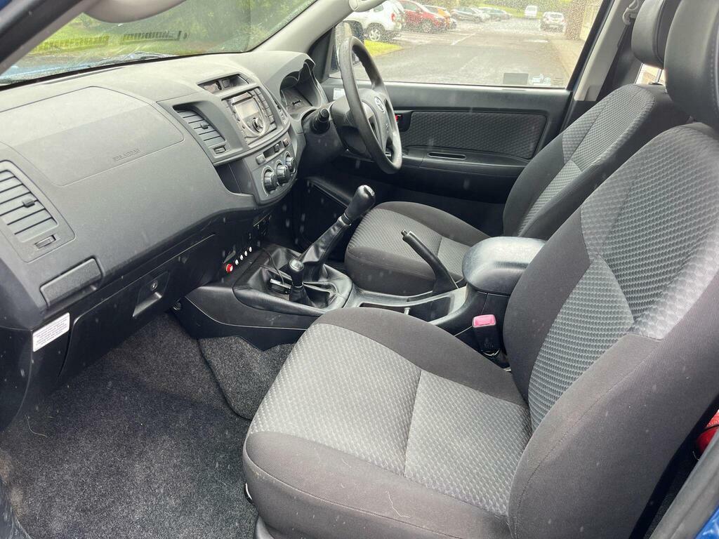 Toyota HILUX 2.5 D-4d Active 2015 White #10