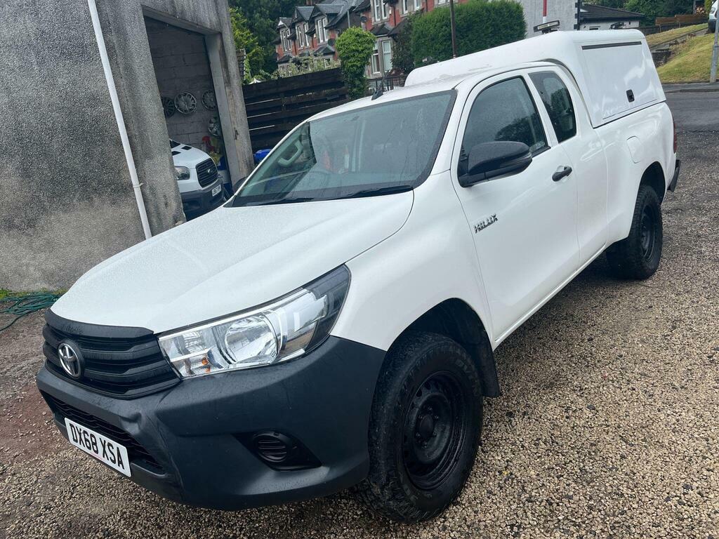 Toyota HILUX 2.4 D-4d Active Pickup Extended Cab White