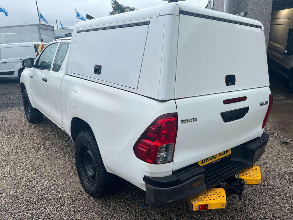 Toyota HILUX 2.4 D-4d Active Pickup Extended Cab White #3
