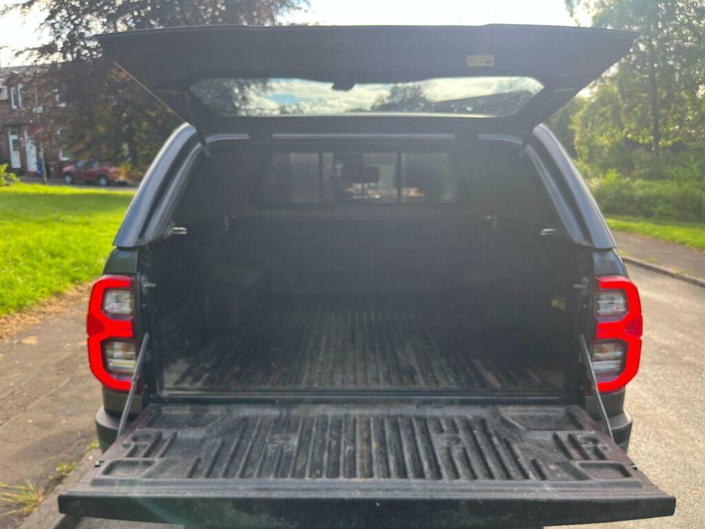 Toyota HILUX 2.8 D-4d Invincible X 4Wd Euro 6 S S Grey #4