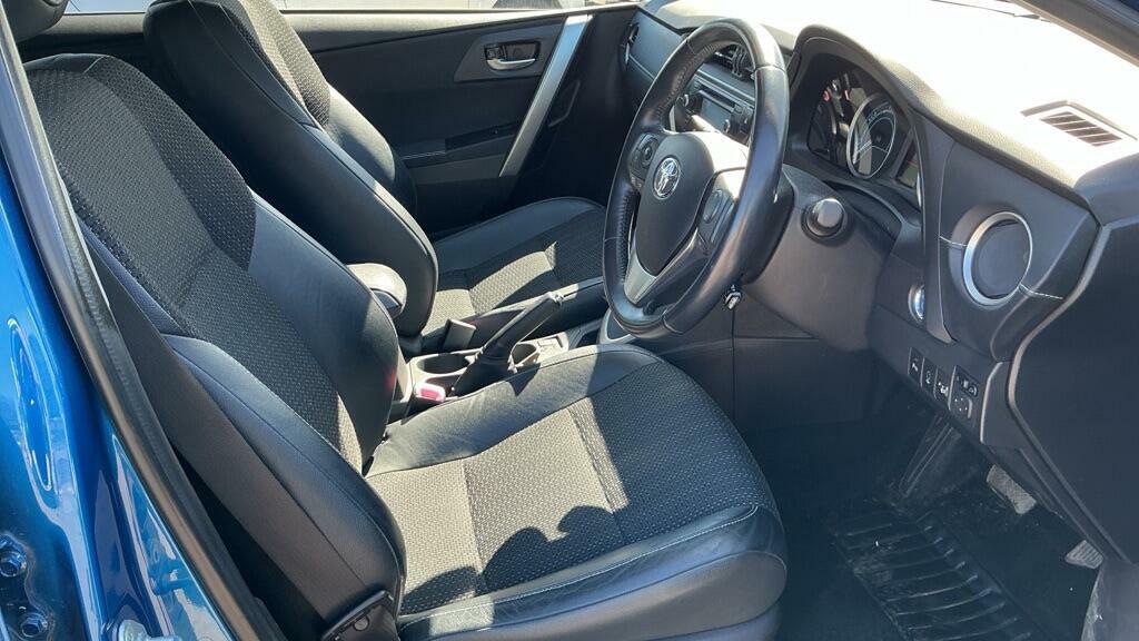 Toyota Auris Hatchback 1.8 Grey #7