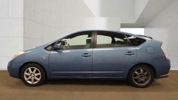 Toyota Prius  Blue #8