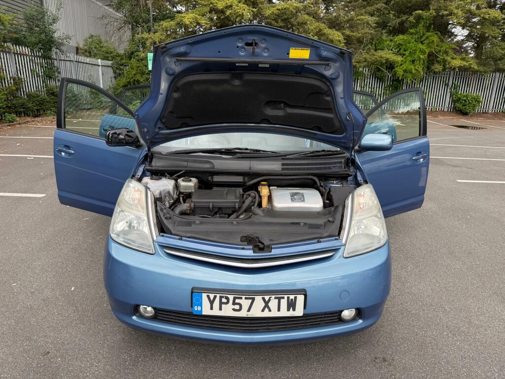 Toyota Prius 1.5 T4 Cvt Blue #5