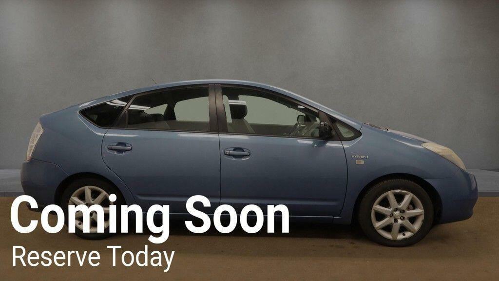 Toyota Prius 1.5 T4 Cvt Blue #2