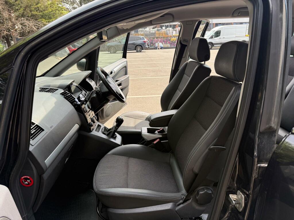 Vauxhall Zafira Exclusiv Black #18
