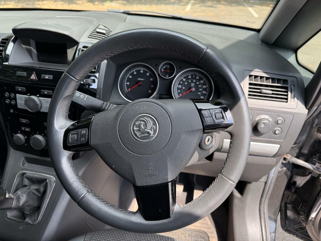 Vauxhall Zafira Exclusiv Black #17