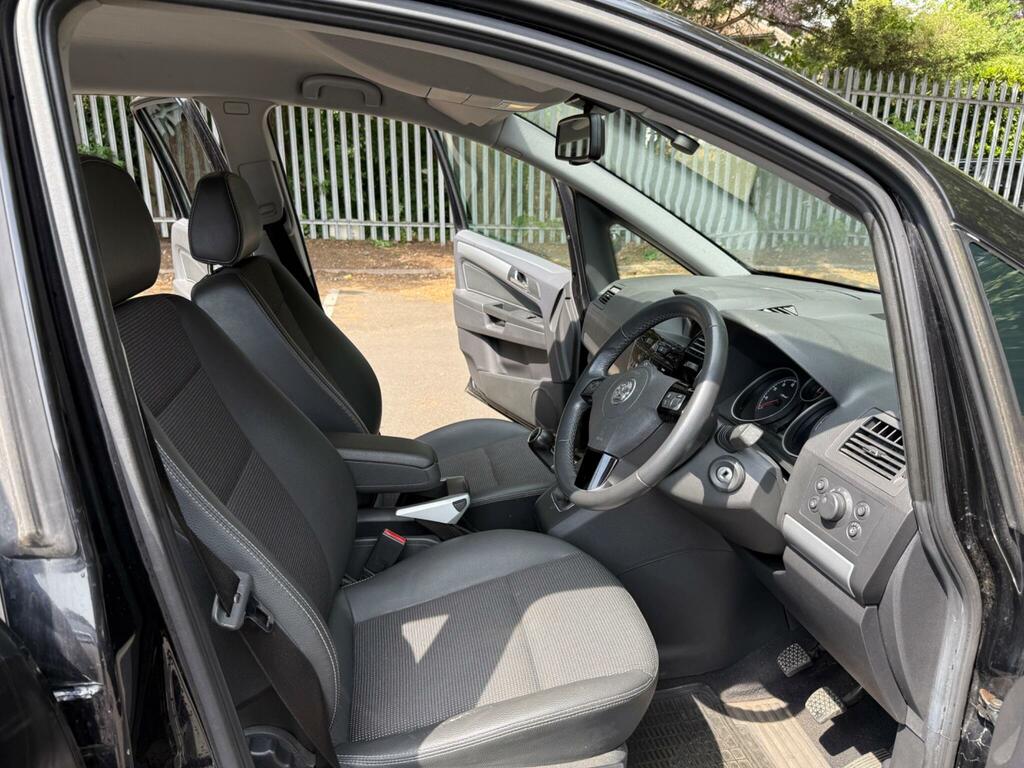 Vauxhall Zafira Exclusiv Black #11