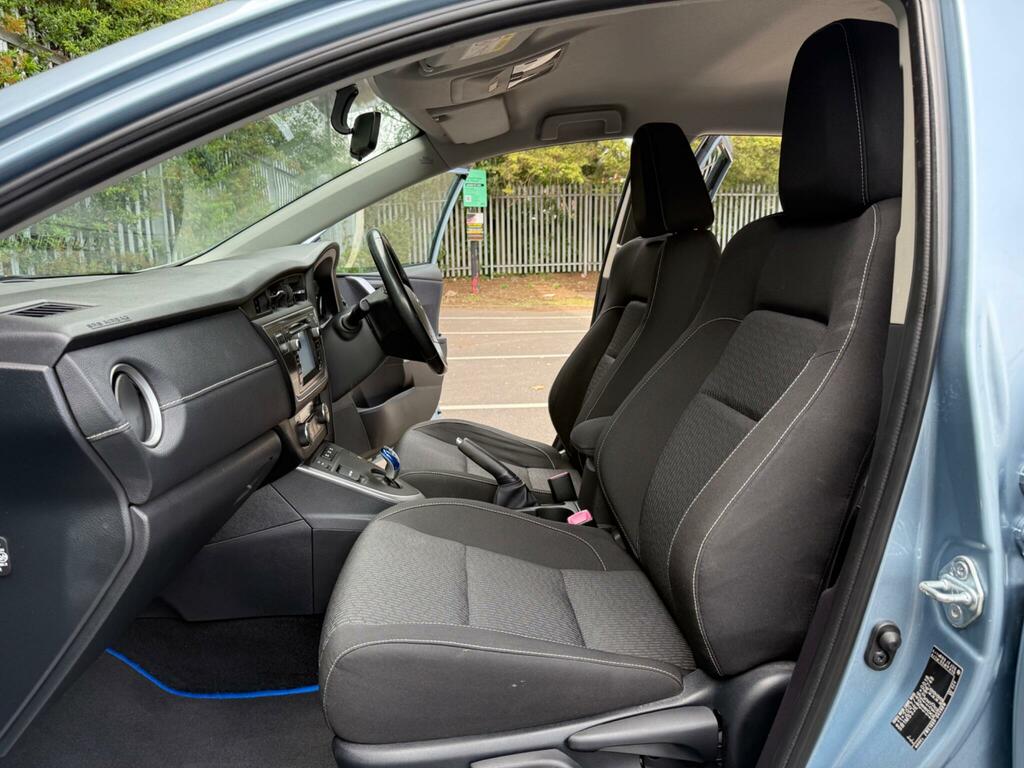 Toyota Auris Hatchback Grey #16
