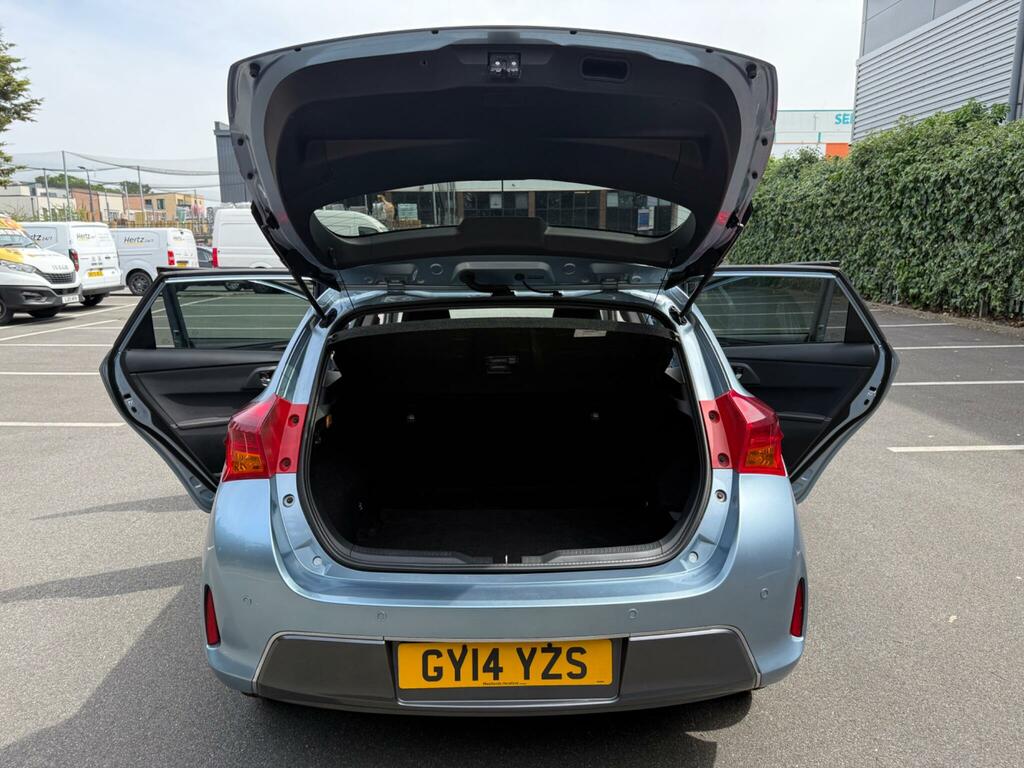Toyota Auris Hatchback Grey #11