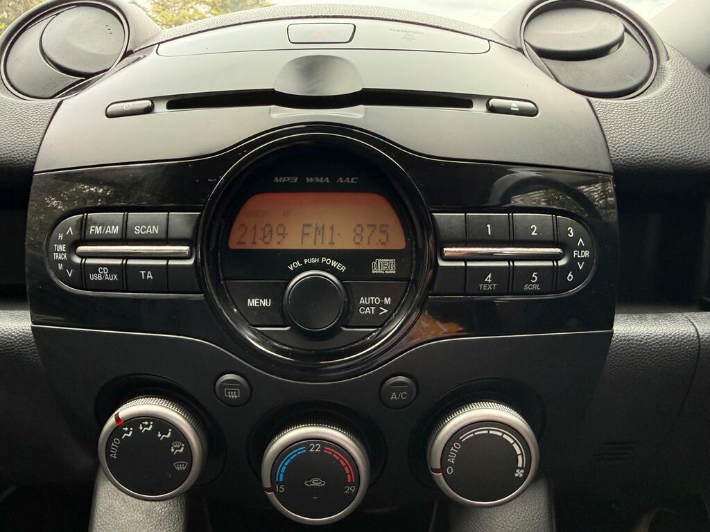 Mazda 2 1.5 Sport Hatchback Euro 4 103 Black #21