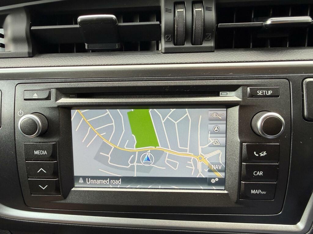 Toyota Auris 1.6 V-matic Icon Hatchback Multidrive S Black #20