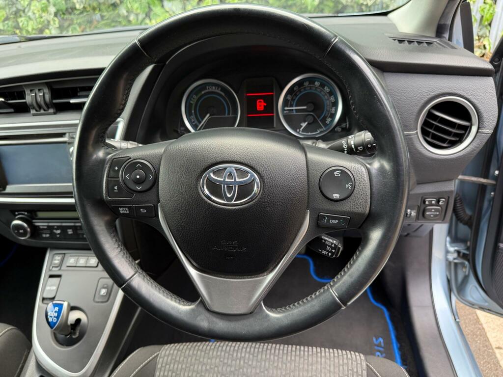 Toyota Auris 1.6 V-matic Icon Hatchback Multidrive S Black #19