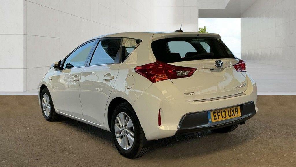 Toyota Auris 1.8 Vvt-h Icon Cvt Euro 5 Ss White #3