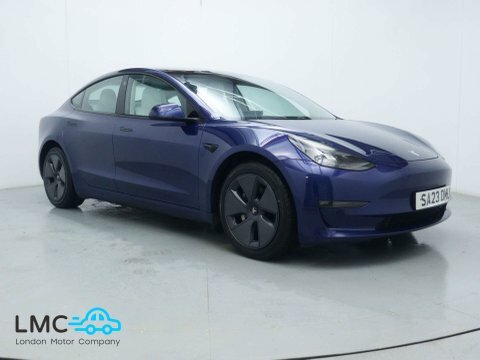 Tesla Model 3 Saloon Blue