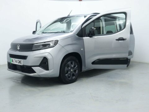 Vauxhall Combo Life Design XL White #45
